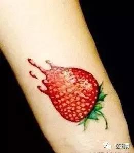 网红吃瓜纹身,揭秘网络红人的时尚潮流与个性表达